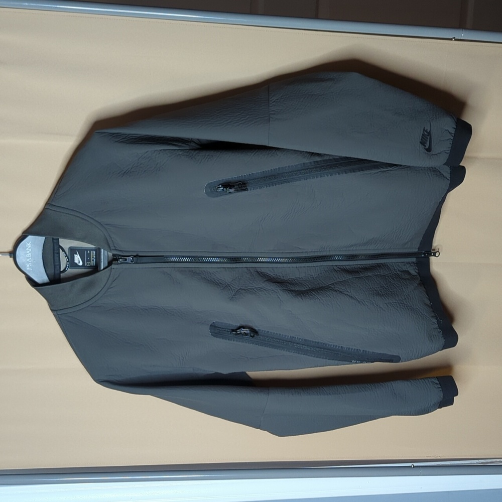 Nike men's small lightweight jacket